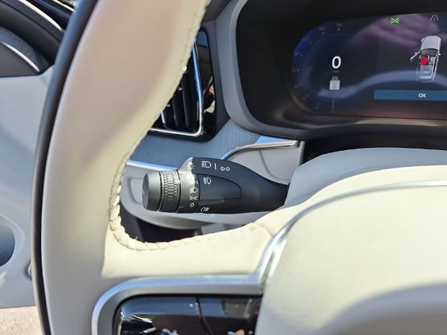 2025 Volvo XC60 B5 AWD Plus