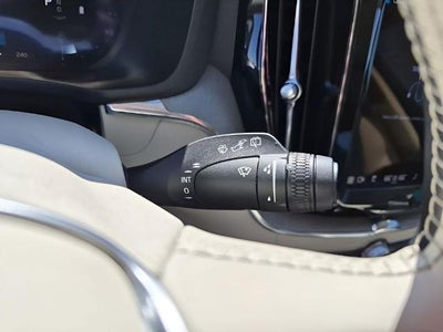 2025 Volvo XC60 B5 AWD Plus