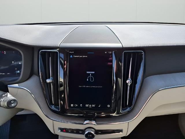 2025 Volvo XC60 B5 AWD Plus