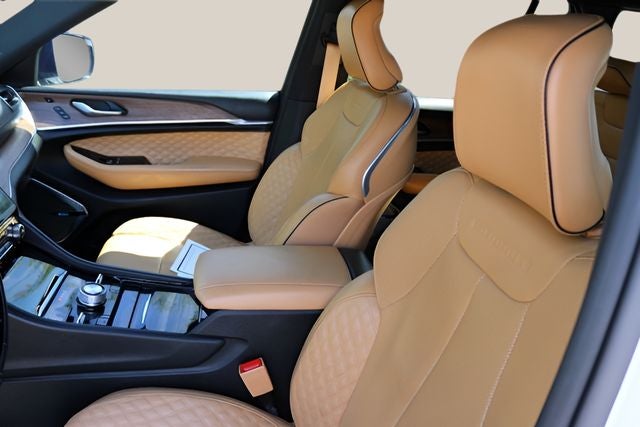 2023 Jeep Grand Cherokee Summit