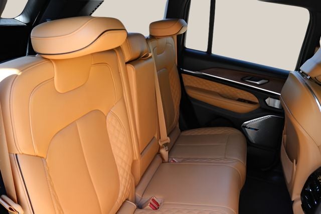 2023 Jeep Grand Cherokee Summit