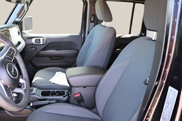 2025 Jeep Wrangler Sahara 4xe