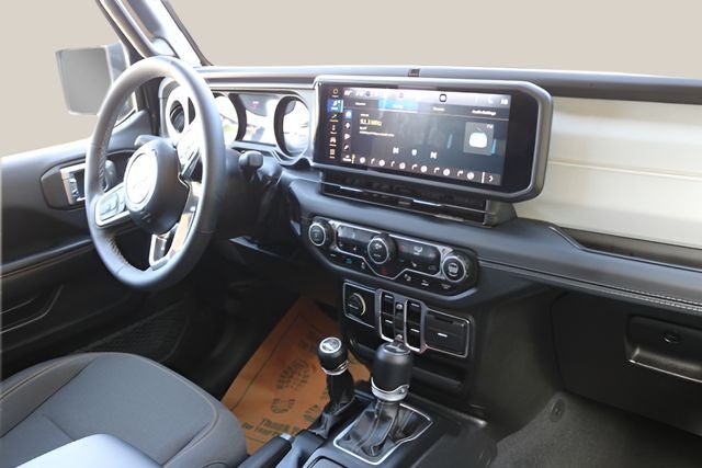 2025 Jeep Wrangler Sahara 4xe