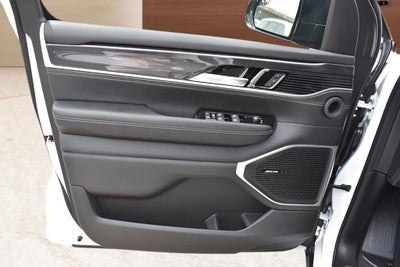 2024 Jeep Wagoneer Base