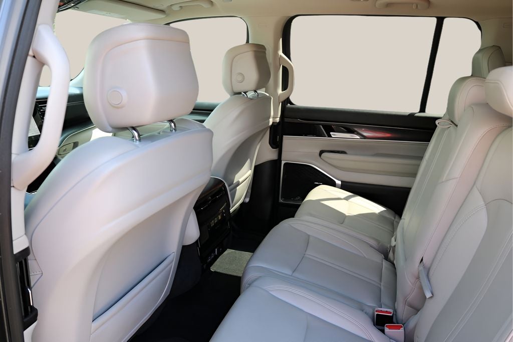 2024 Jeep Wagoneer Base