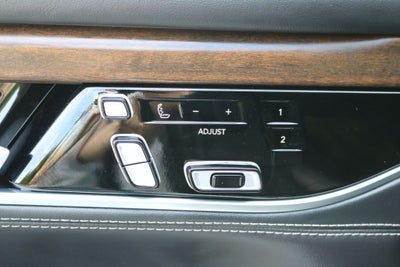 2025 Jeep Grand Wagoneer Base