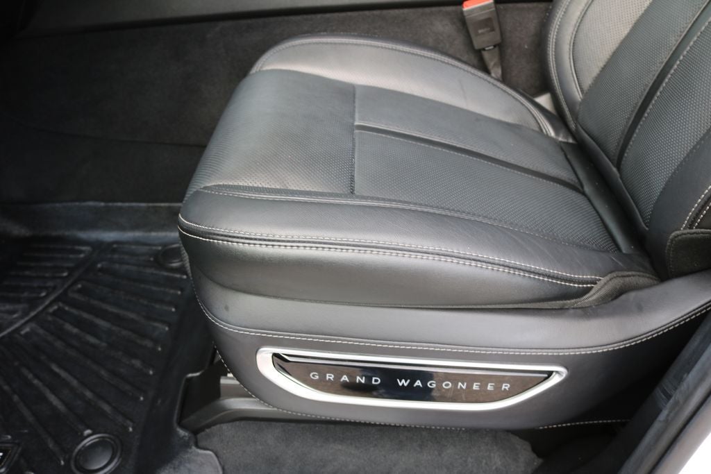 2025 Jeep Grand Wagoneer Base