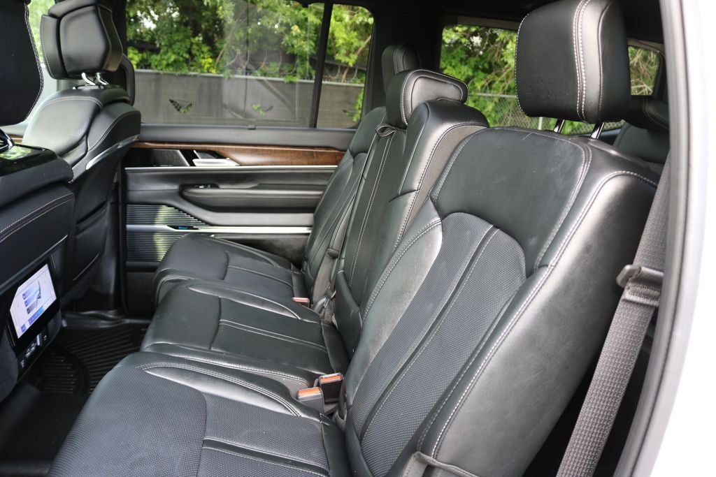 2025 Jeep Grand Wagoneer Base