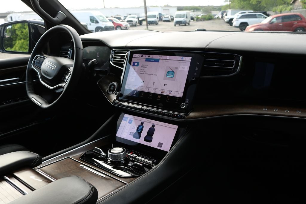 2025 Jeep Grand Wagoneer Base