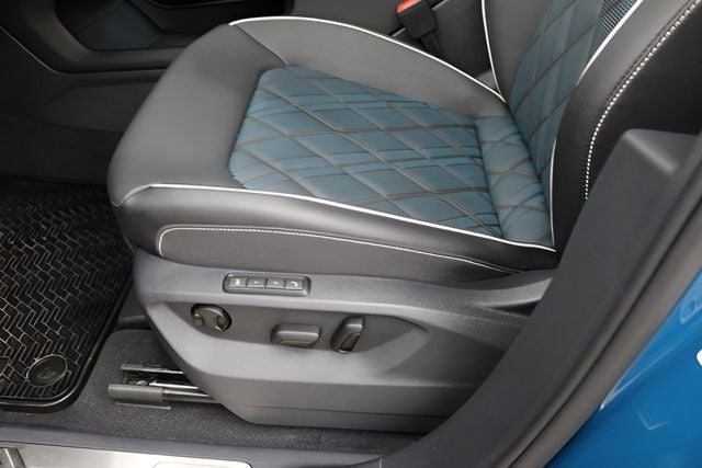 2025 Volkswagen Atlas Cross Sport 2.0T SEL Premium R-Line