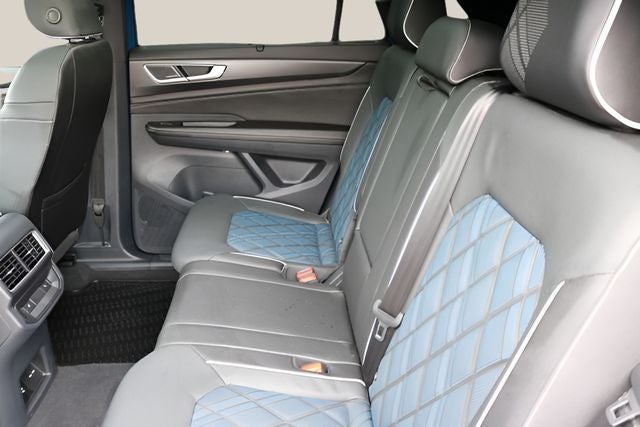 2025 Volkswagen Atlas Cross Sport 2.0T SEL Premium R-Line