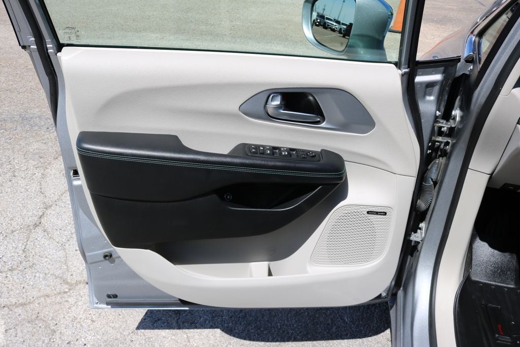 2018 Chrysler Pacifica Hybrid Limited