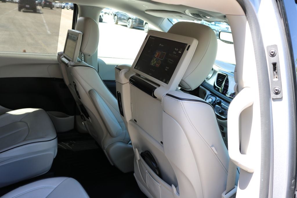 2018 Chrysler Pacifica Hybrid Limited