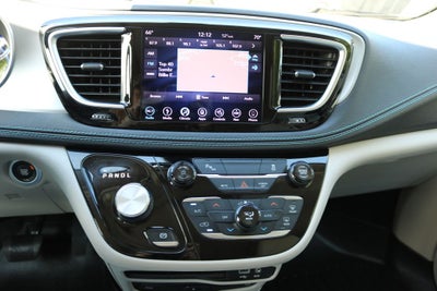 2018 Chrysler Pacifica Hybrid Limited