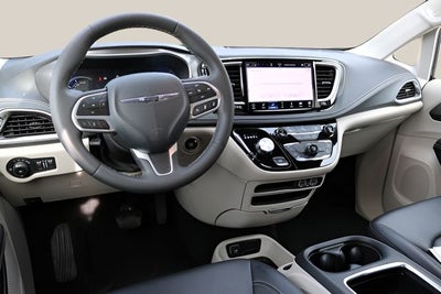 2024 Chrysler Pacifica Hybrid Select