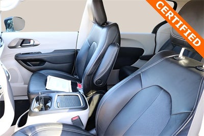 2024 Chrysler Pacifica Hybrid Select