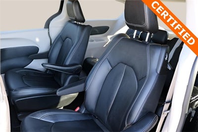 2024 Chrysler Pacifica Hybrid Select