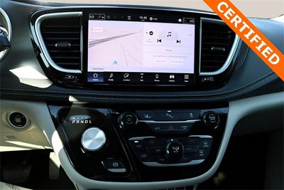 2024 Chrysler Pacifica Hybrid Select