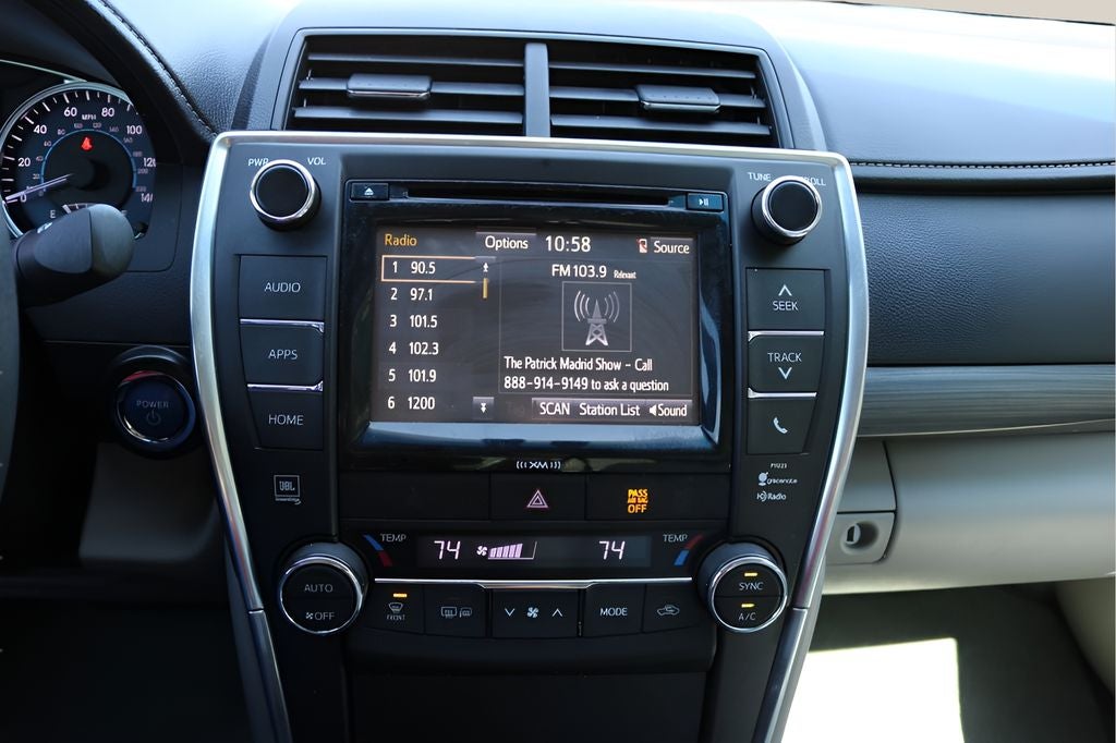 2017 Toyota Camry Hybrid XLE