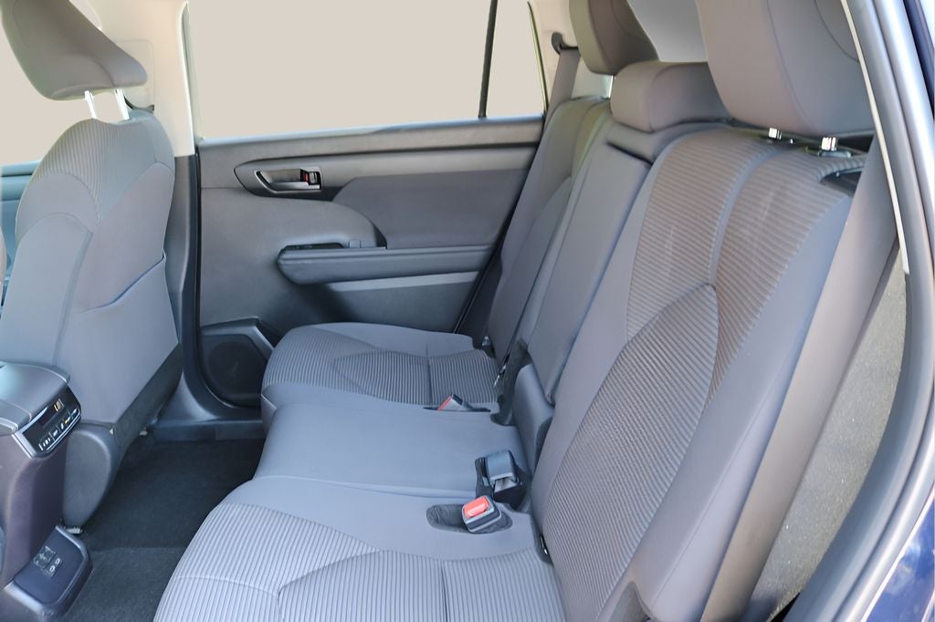 2025 Toyota Highlander LE