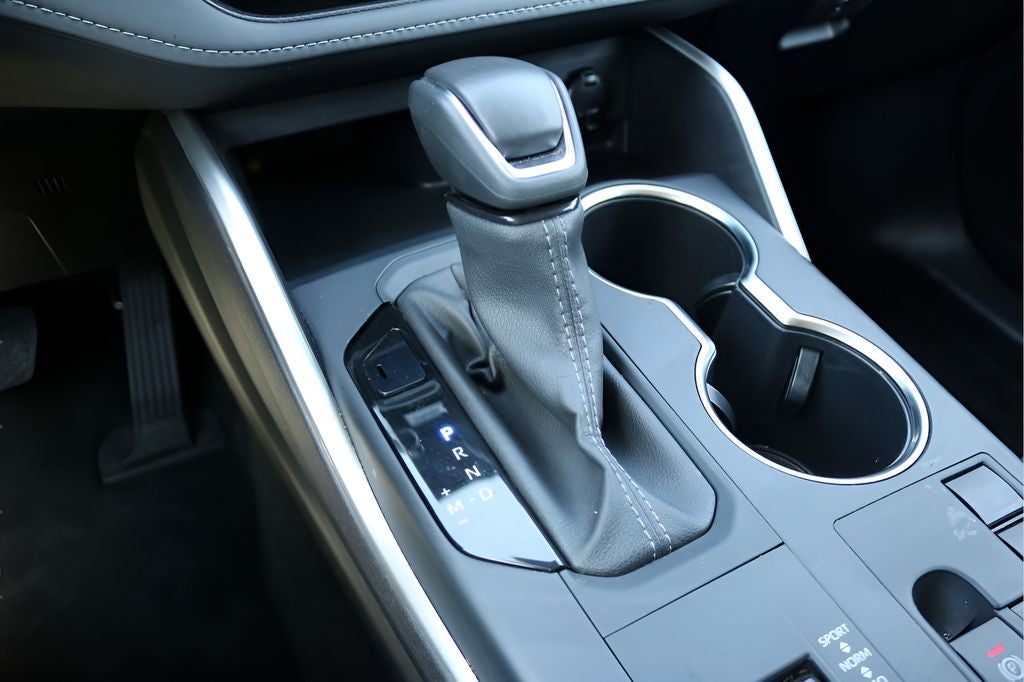 2025 Toyota Highlander LE