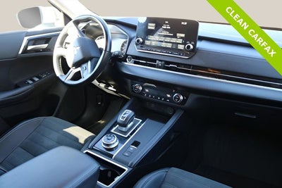 2024 Mitsubishi Outlander SE