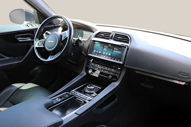 2019 Jaguar F-PACE 30t R-Sport