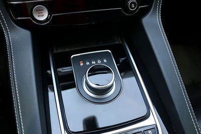 2019 Jaguar F-PACE 30t R-Sport