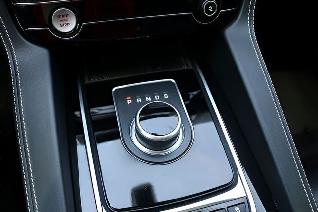 2019 Jaguar F-PACE 30t R-Sport