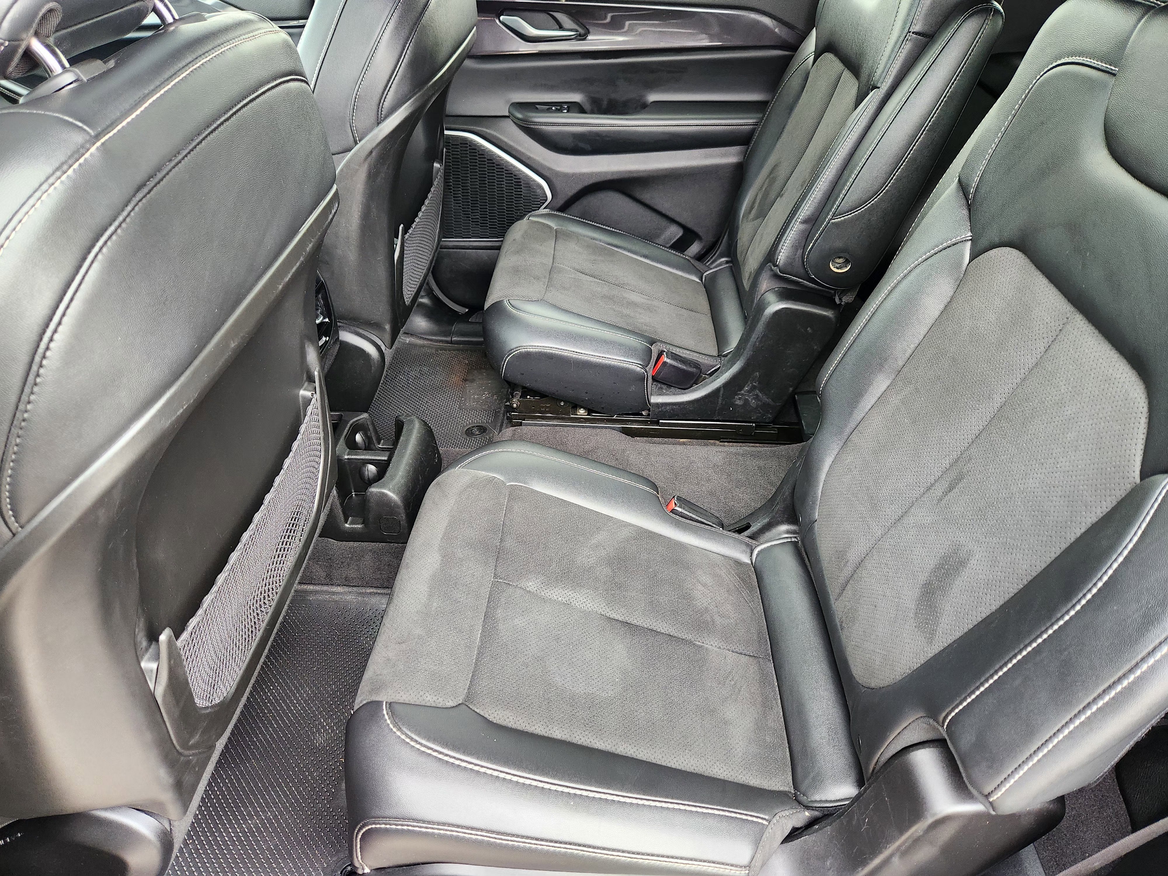2021 Jeep Grand Cherokee L Altitude 4x2