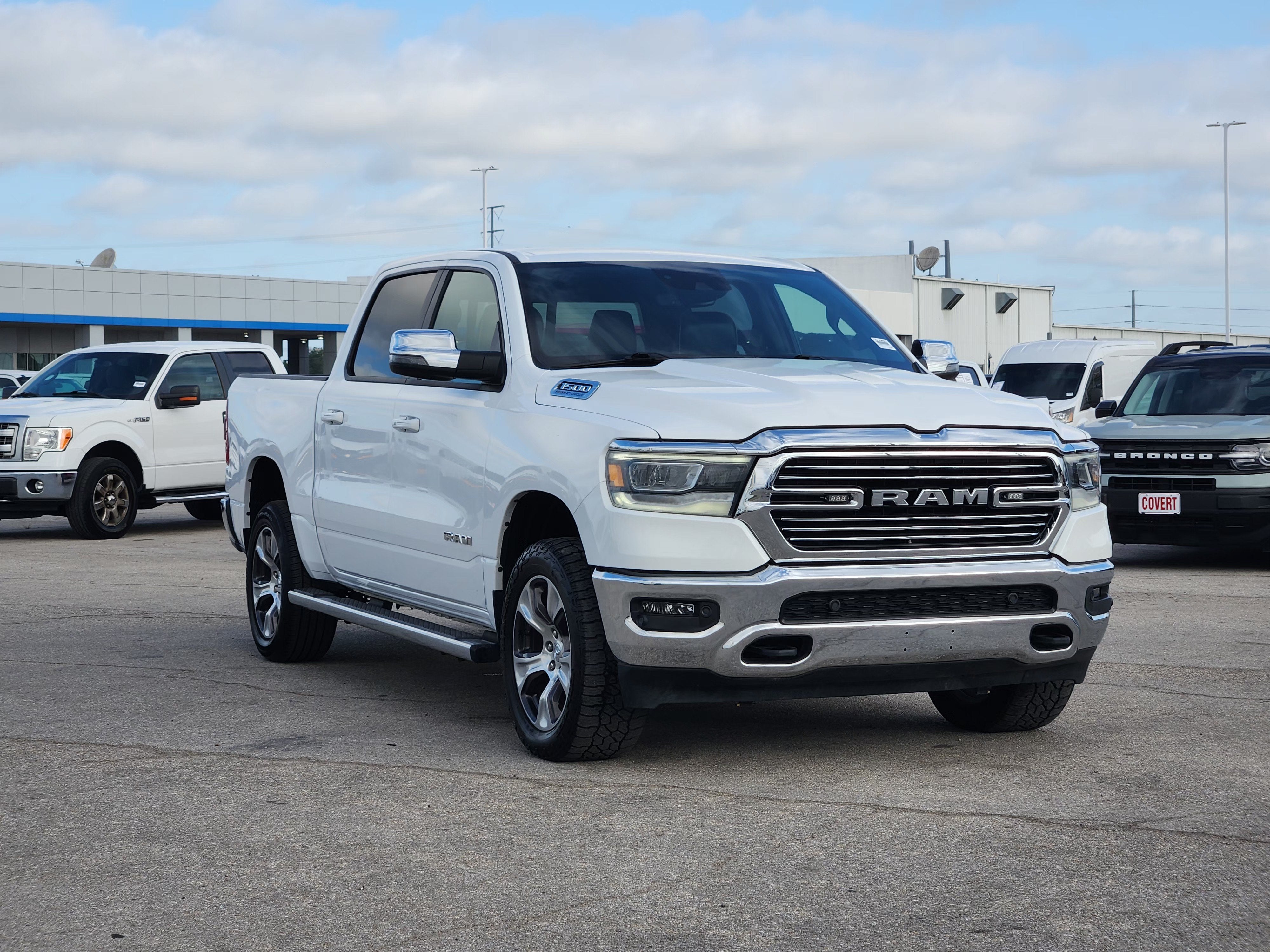 2023 RAM 1500 Laramie Crew Cab 4x4 5'7" Box