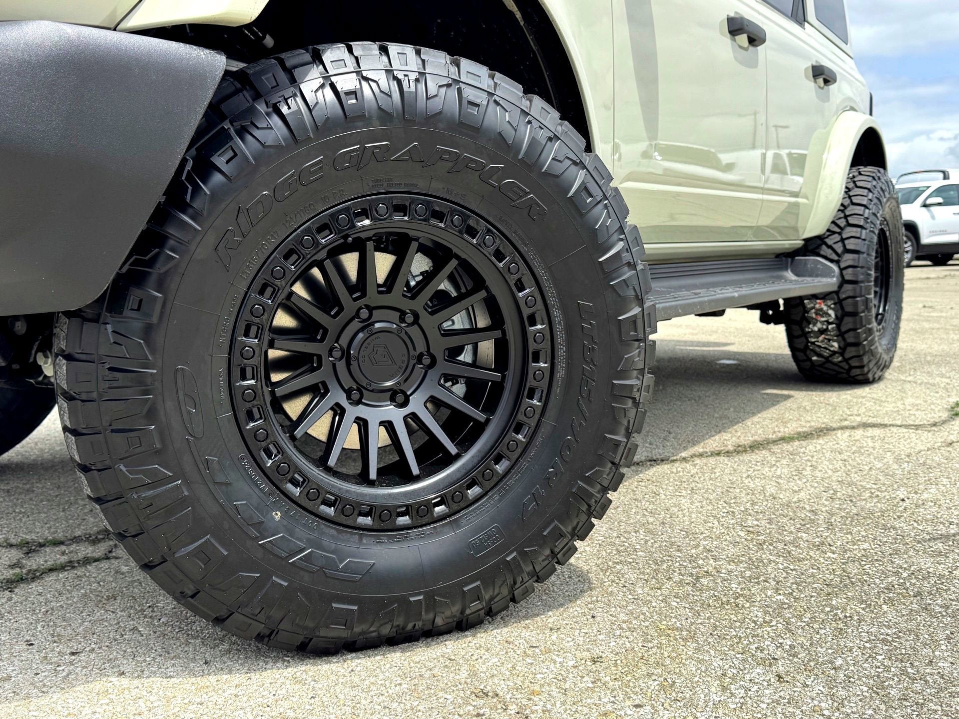 2026 Ford Bronco Outer Banks