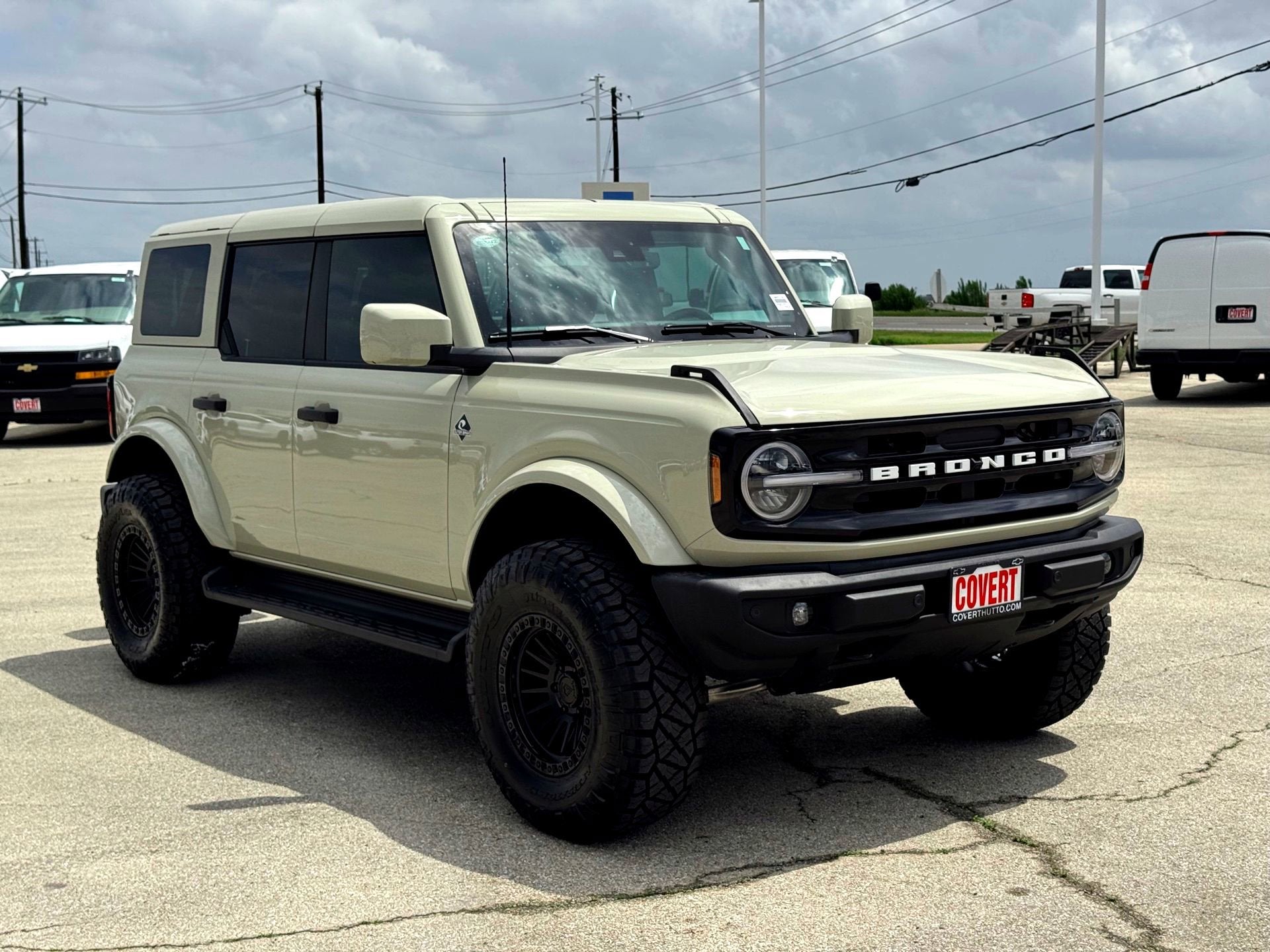 2026 Ford Bronco Outer Banks
