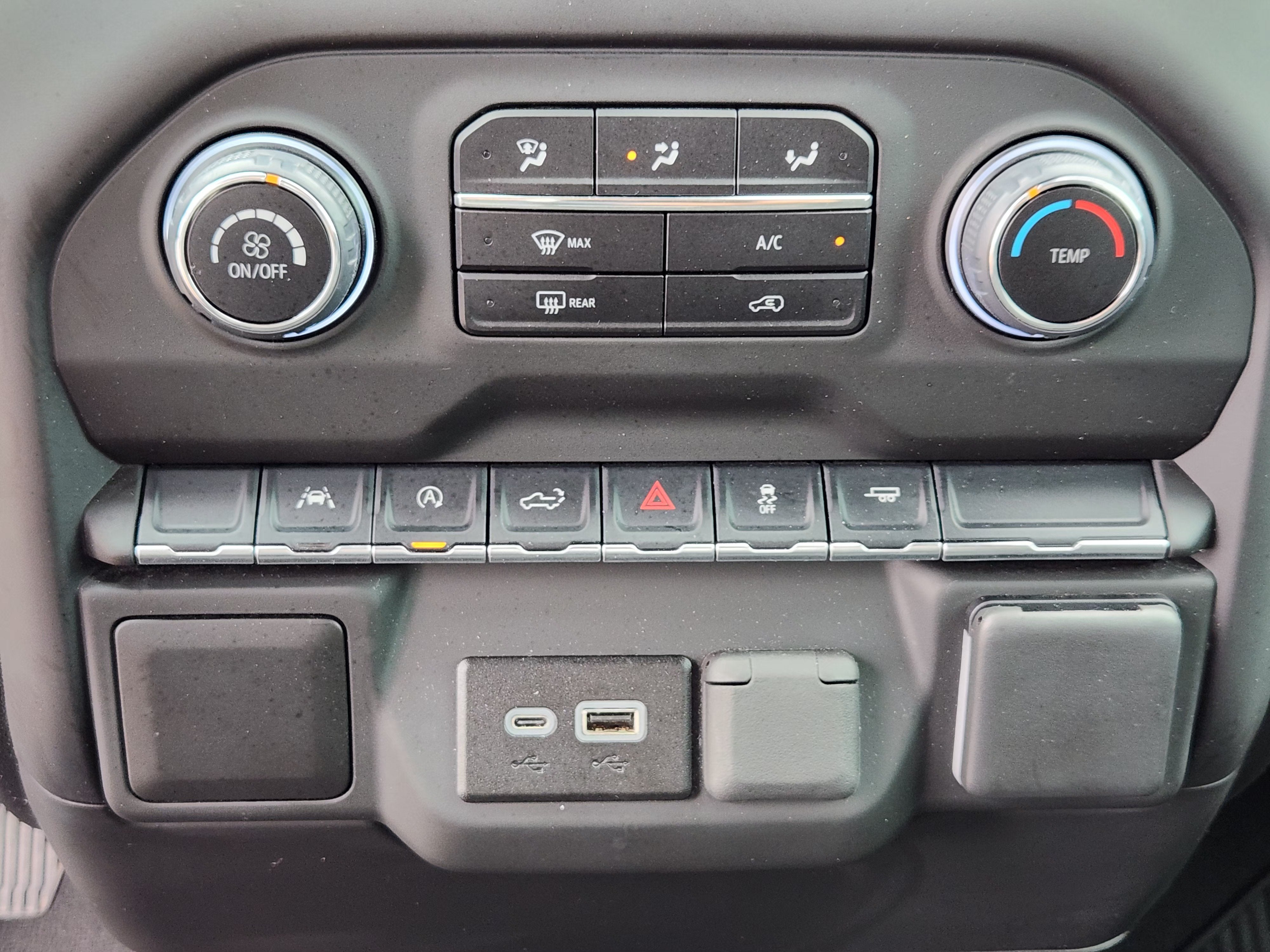 2025 Chevrolet Silverado 1500 Custom