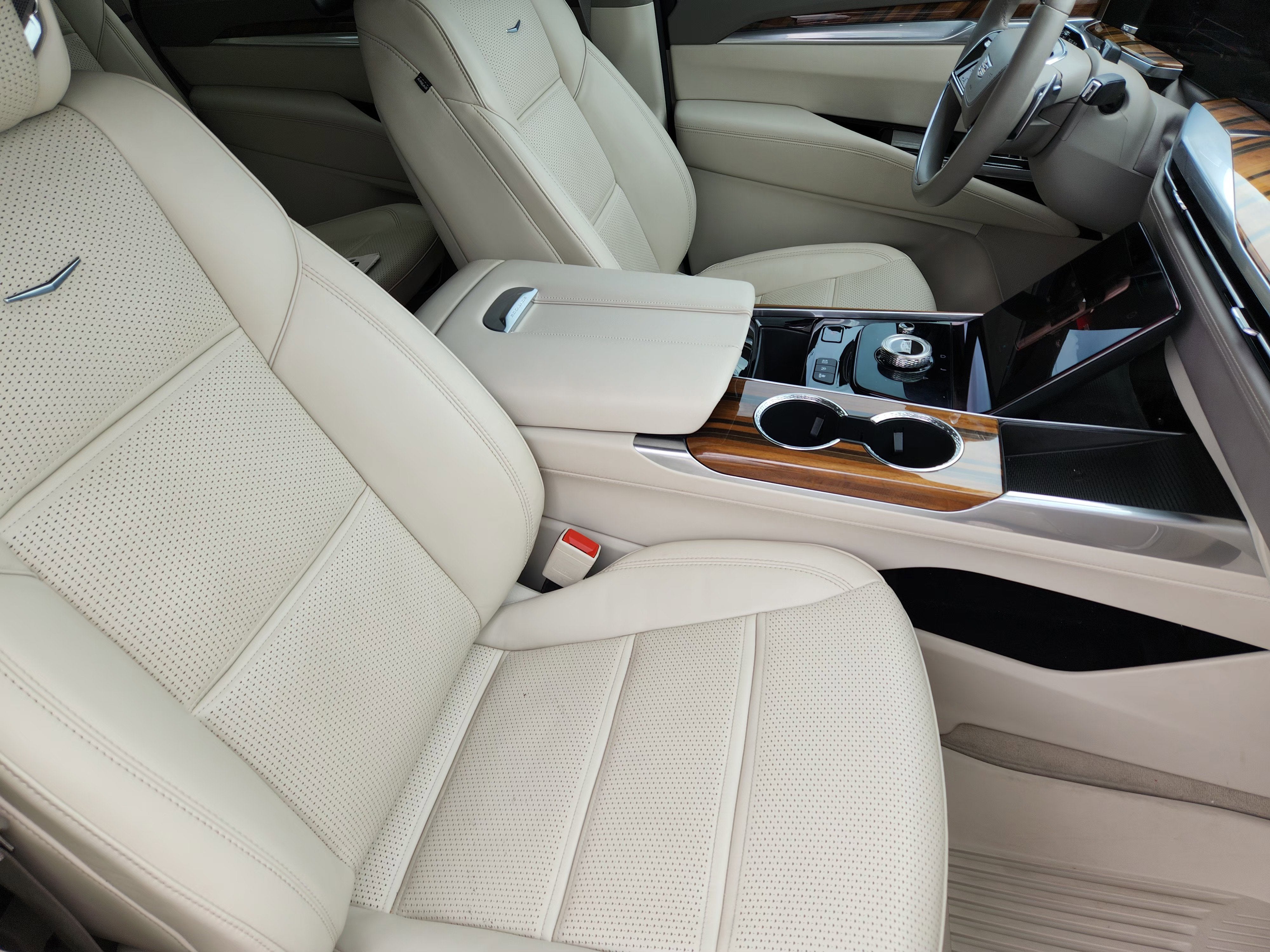 2025 Cadillac Escalade Sport Platinum
