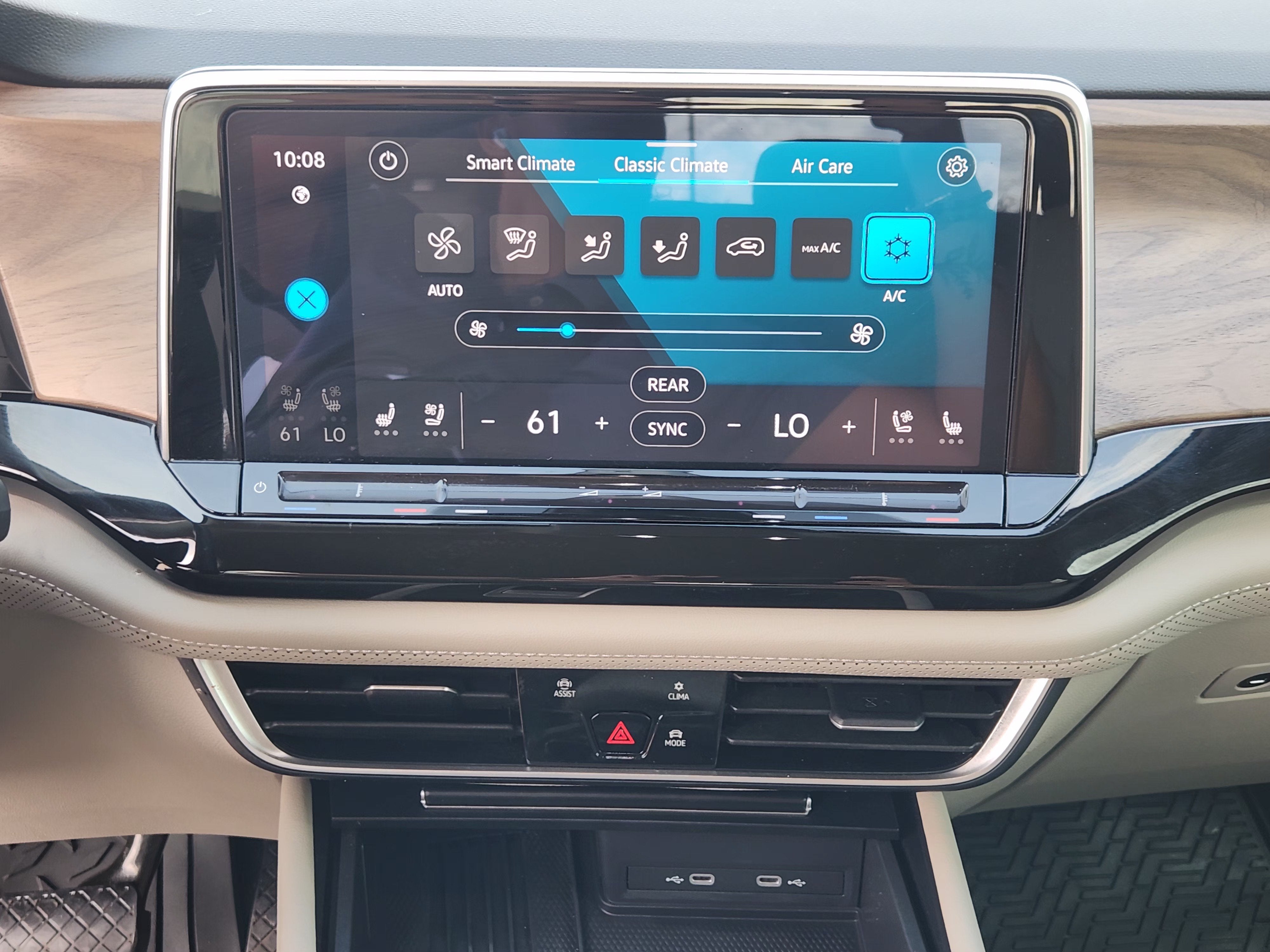 2025 Volkswagen Atlas 2.0T SE