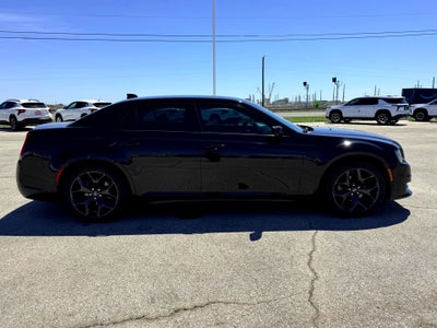 2020 Chrysler 300 Touring L
