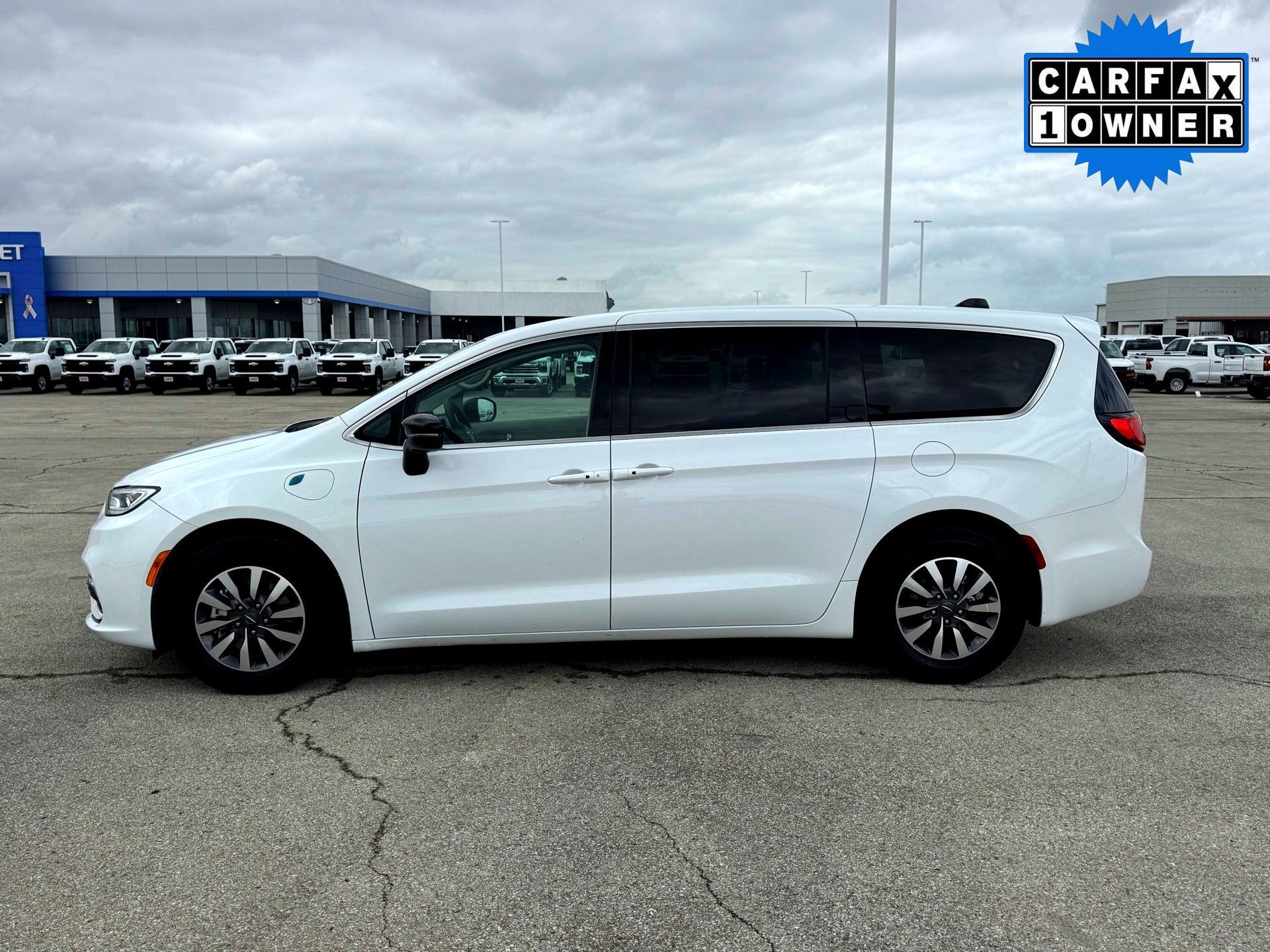 2024 Chrysler Pacifica Hybrid Select