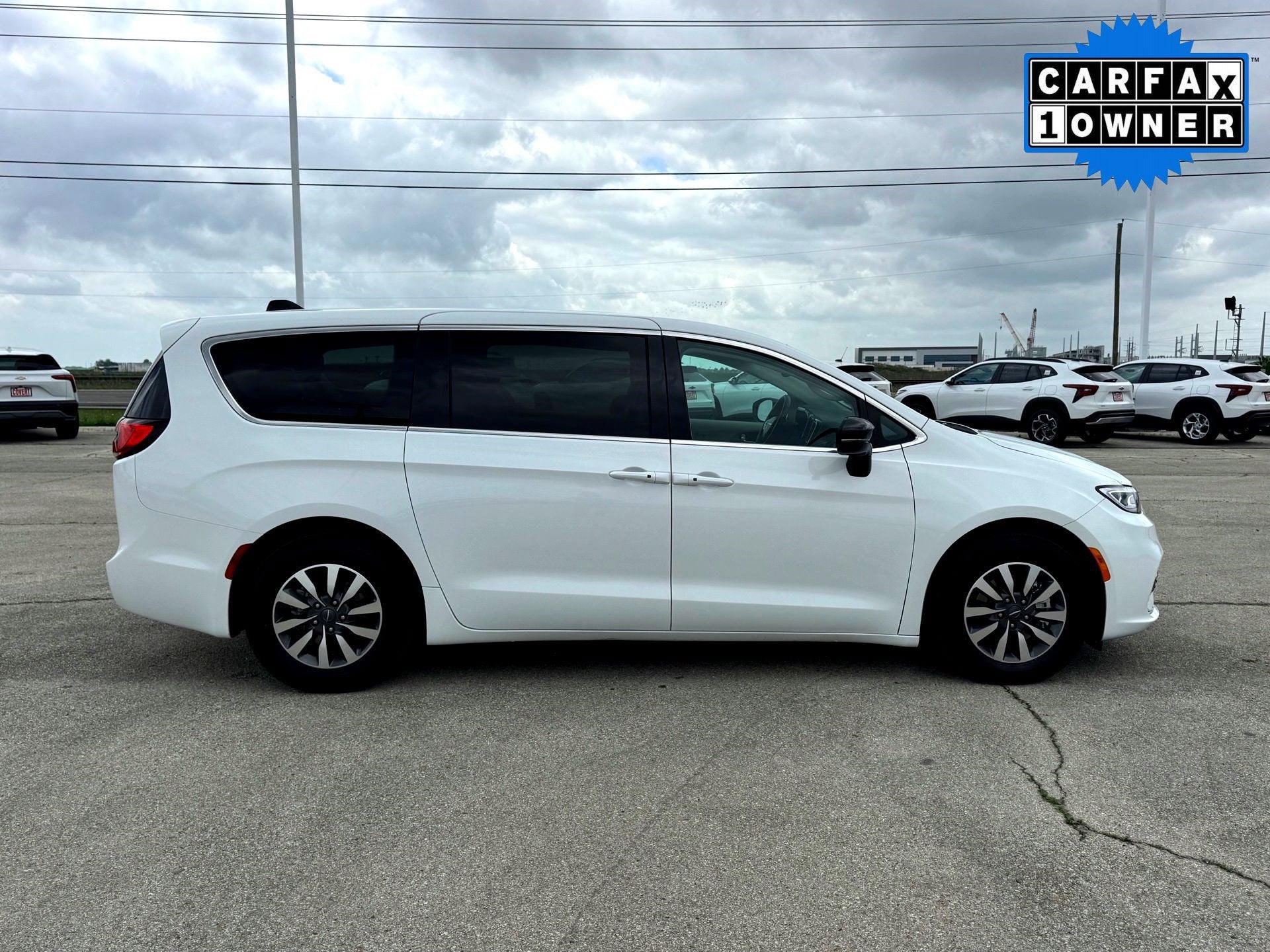 2024 Chrysler Pacifica Hybrid Select