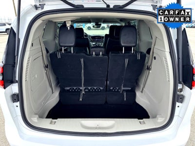 2024 Chrysler Pacifica Hybrid Select