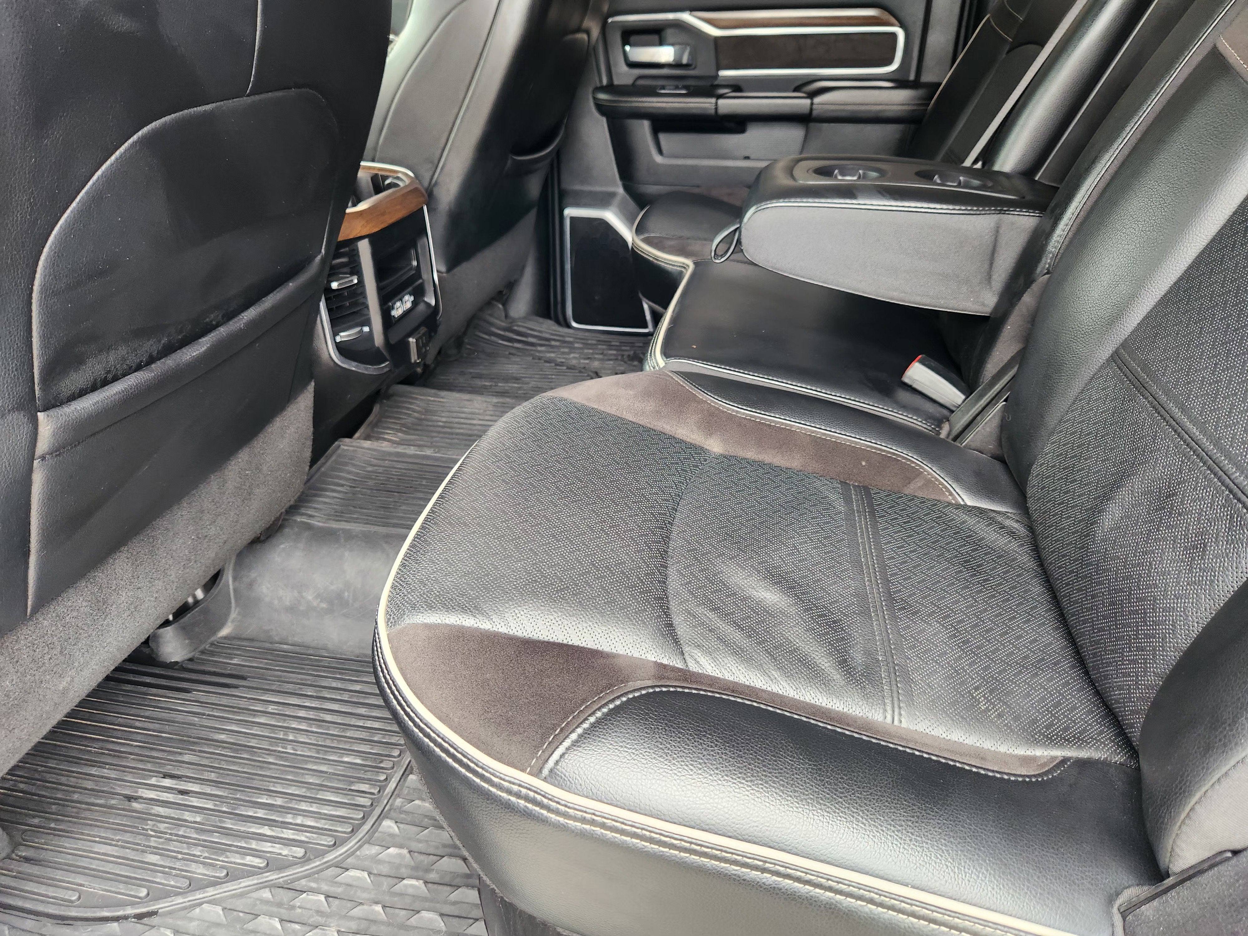 2023 RAM 2500 Laramie Crew Cab 4x4 6'4" Box