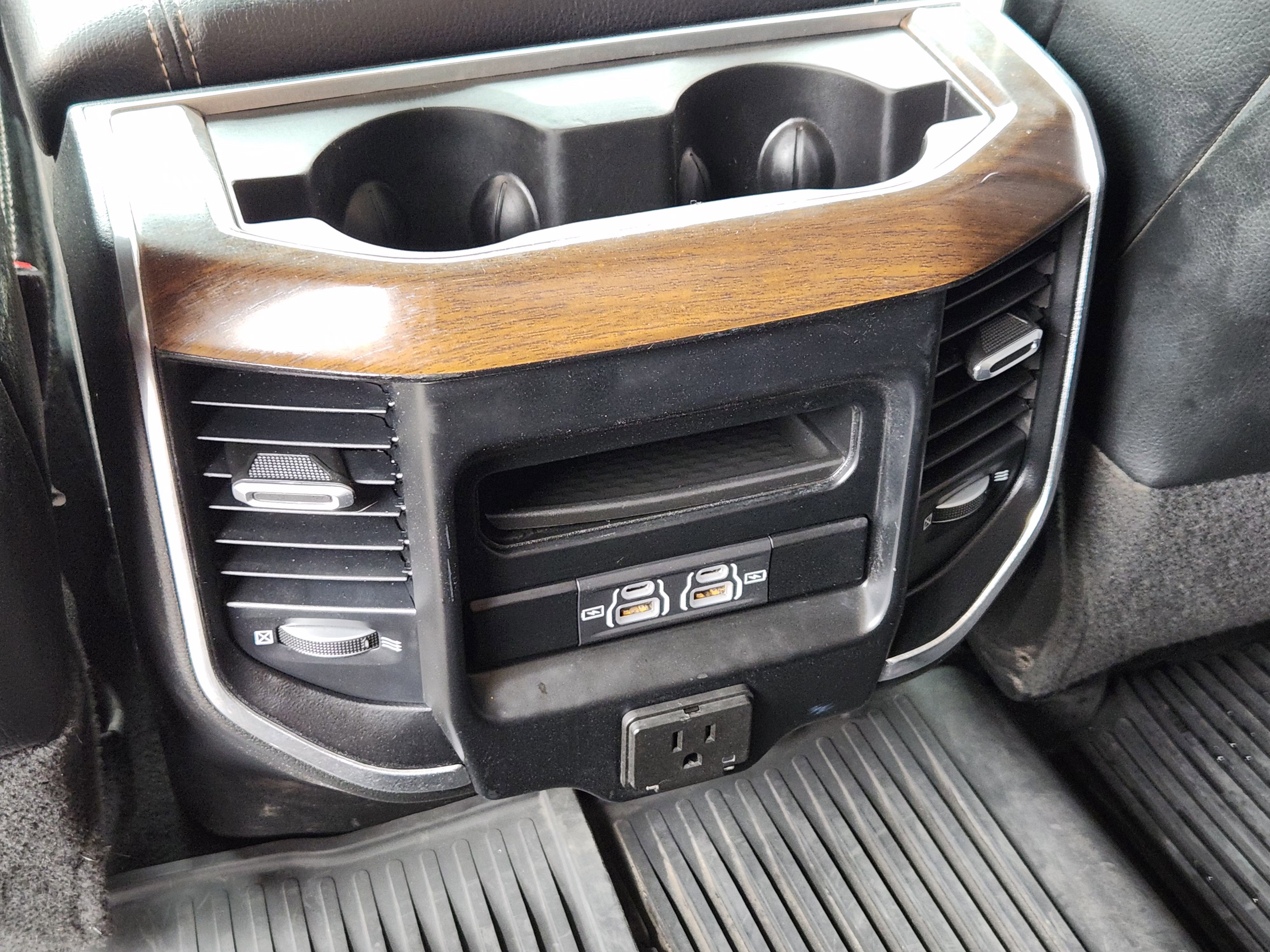 2023 RAM 2500 Laramie Crew Cab 4x4 6'4" Box