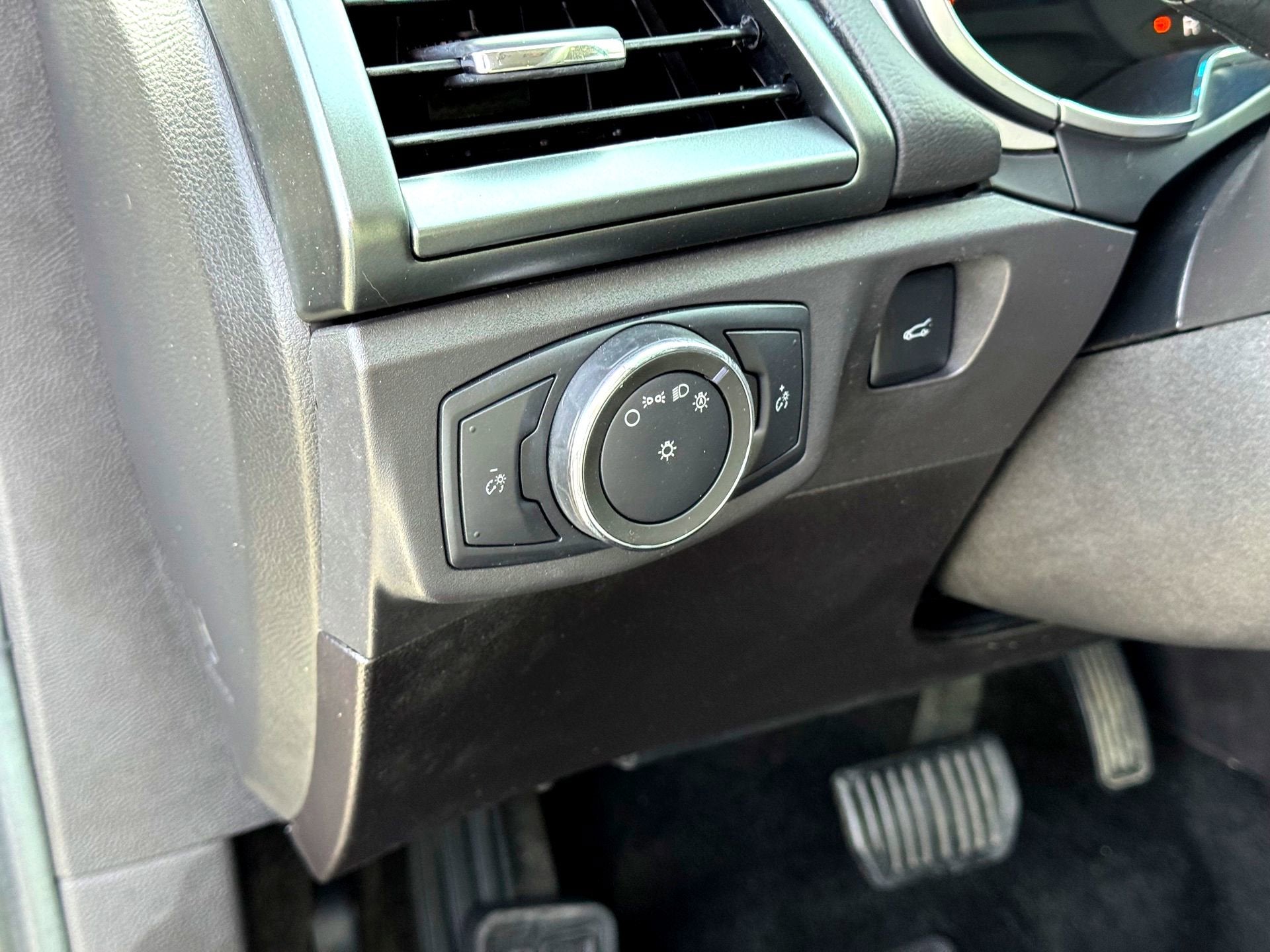 2016 Ford Fusion S Hybrid