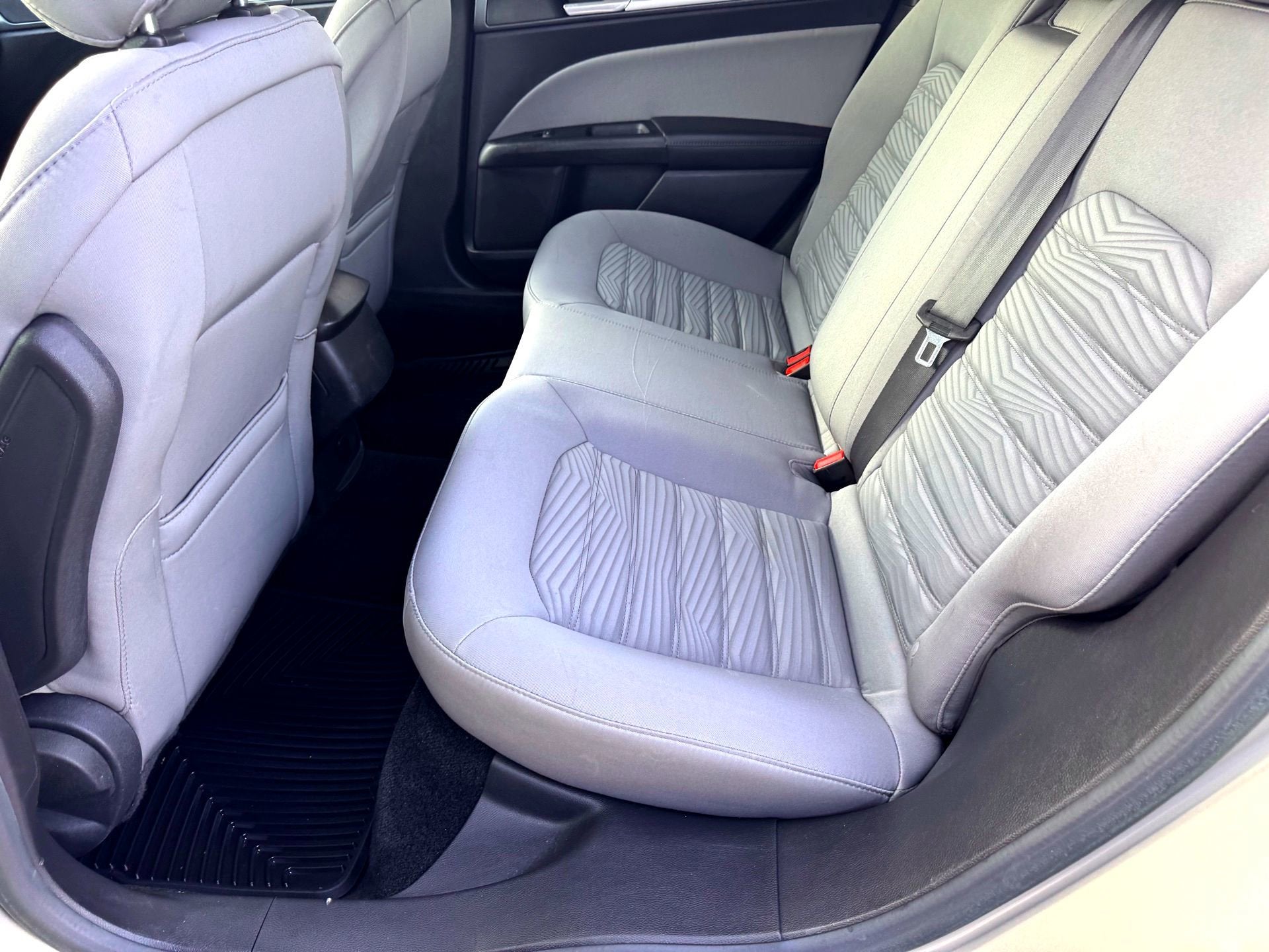 2016 Ford Fusion S Hybrid