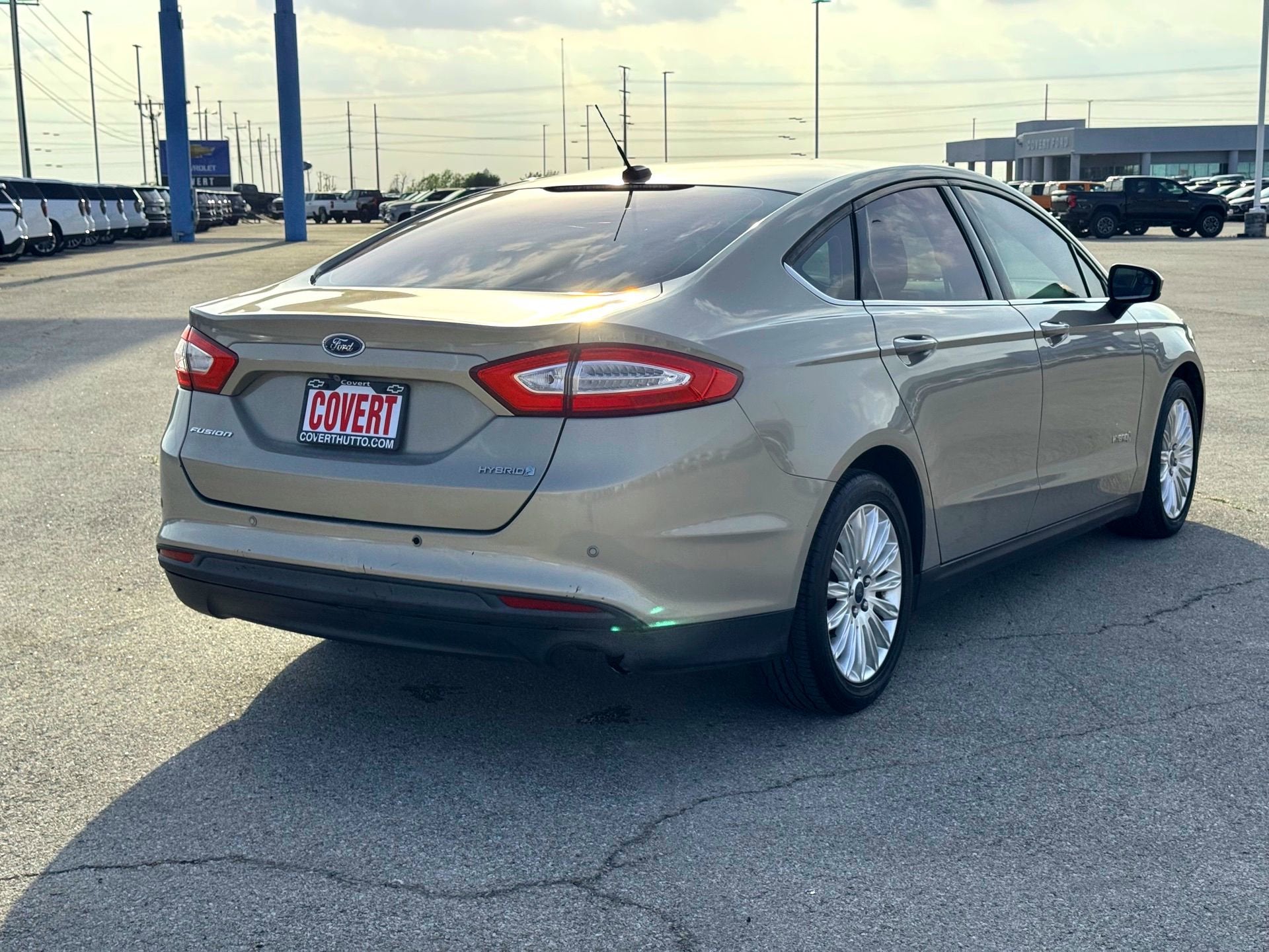 2016 Ford Fusion S Hybrid