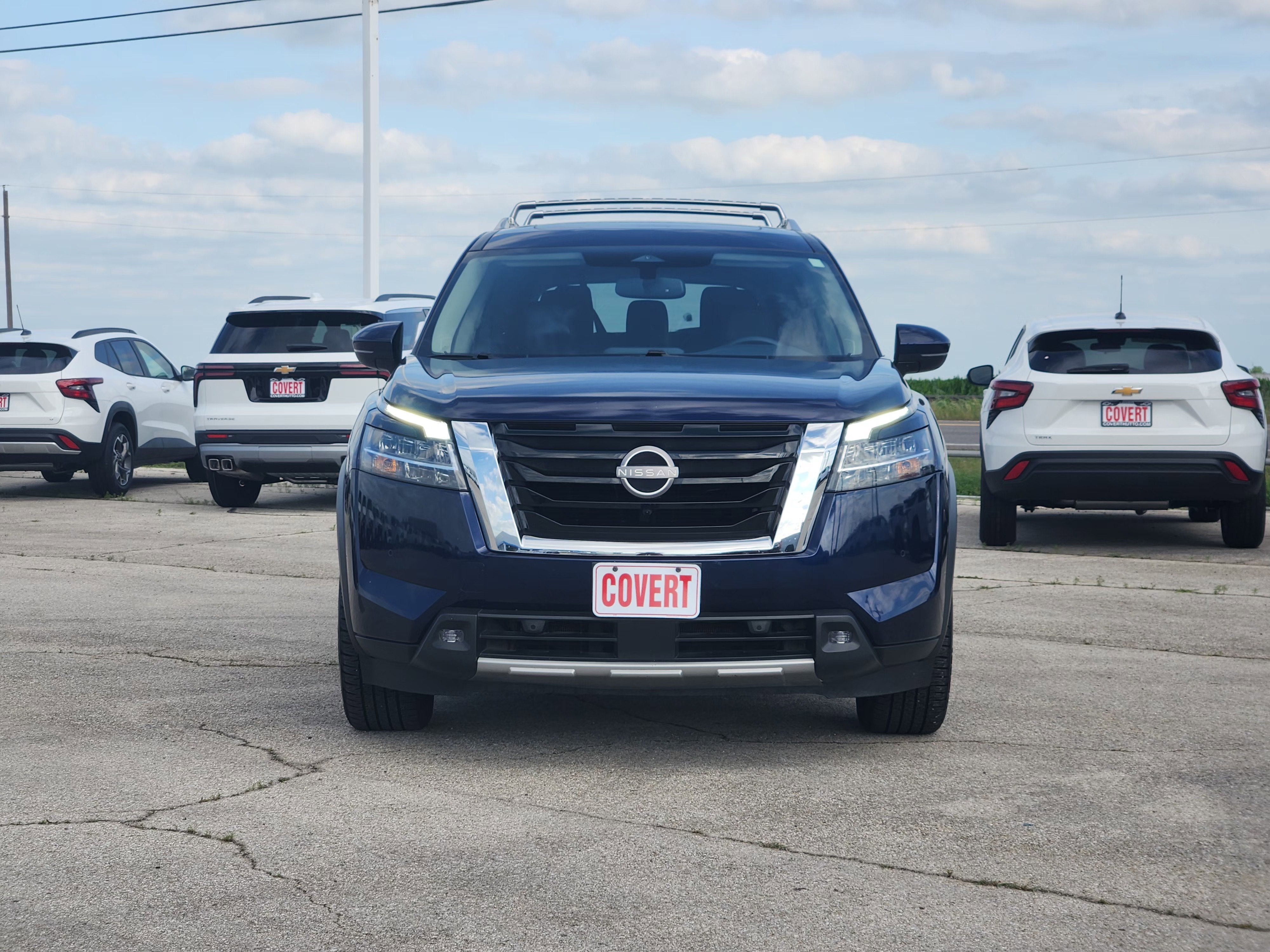 2022 Nissan Pathfinder SL