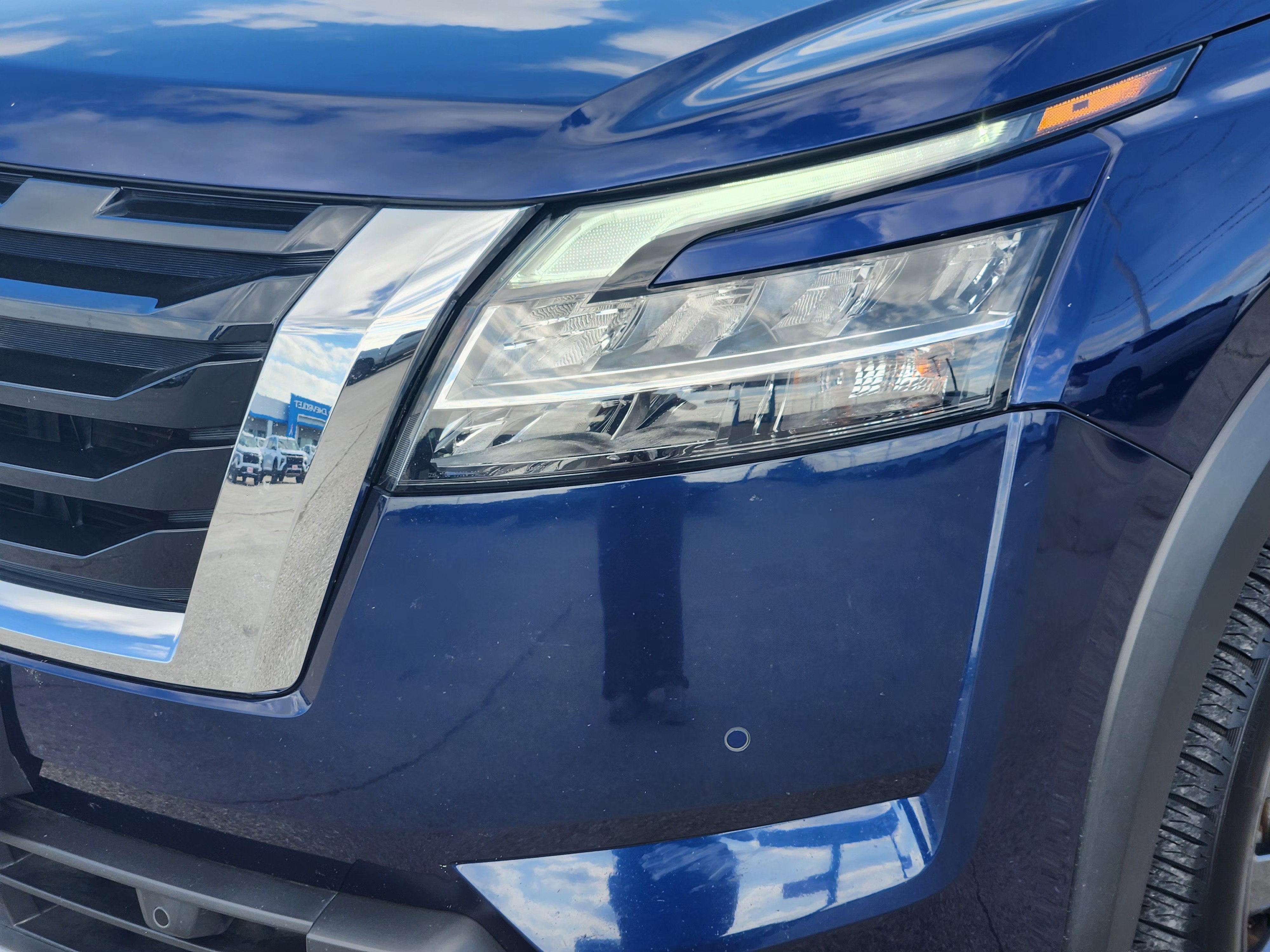 2022 Nissan Pathfinder SL