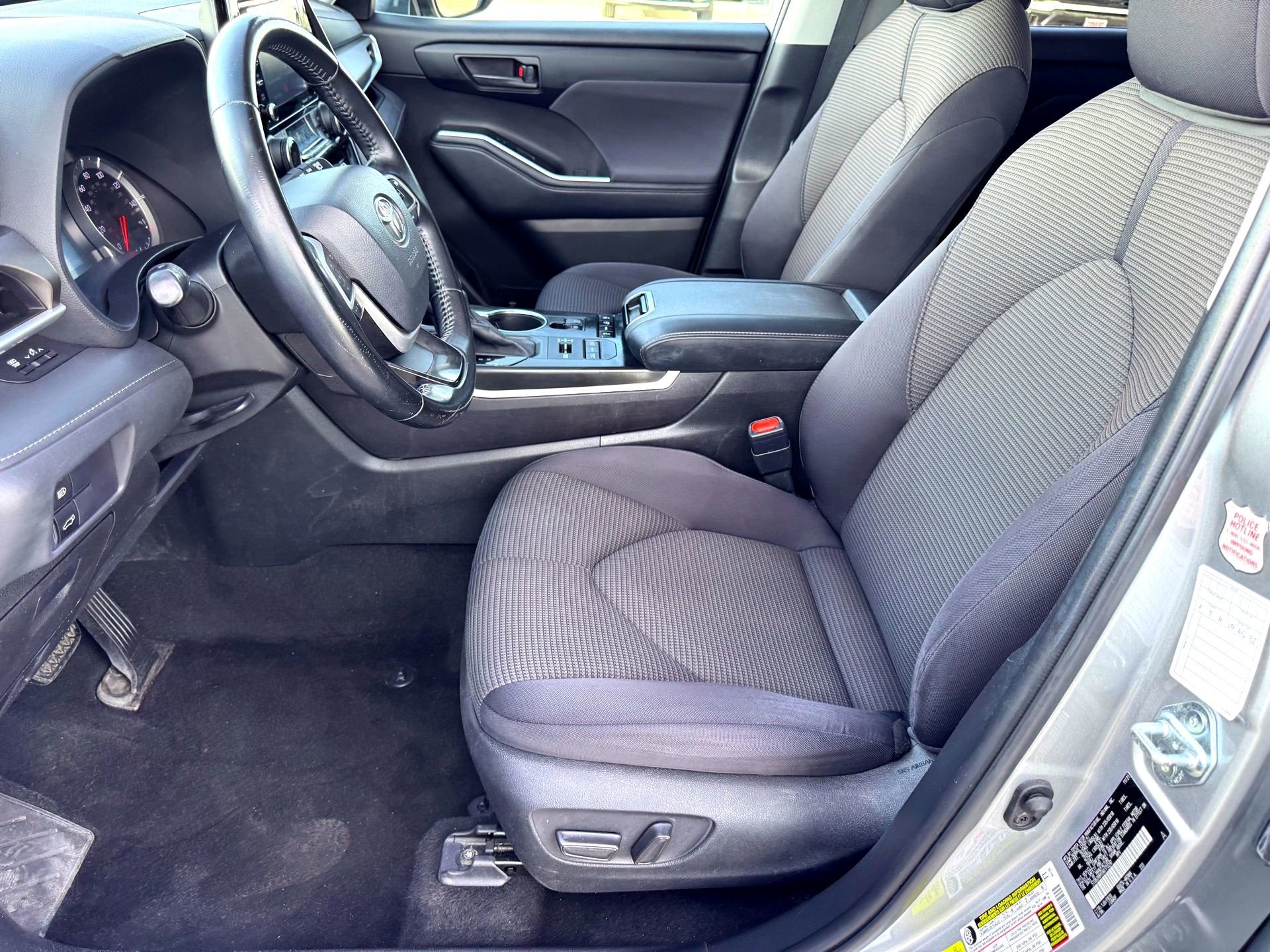 2022 Toyota Highlander LE