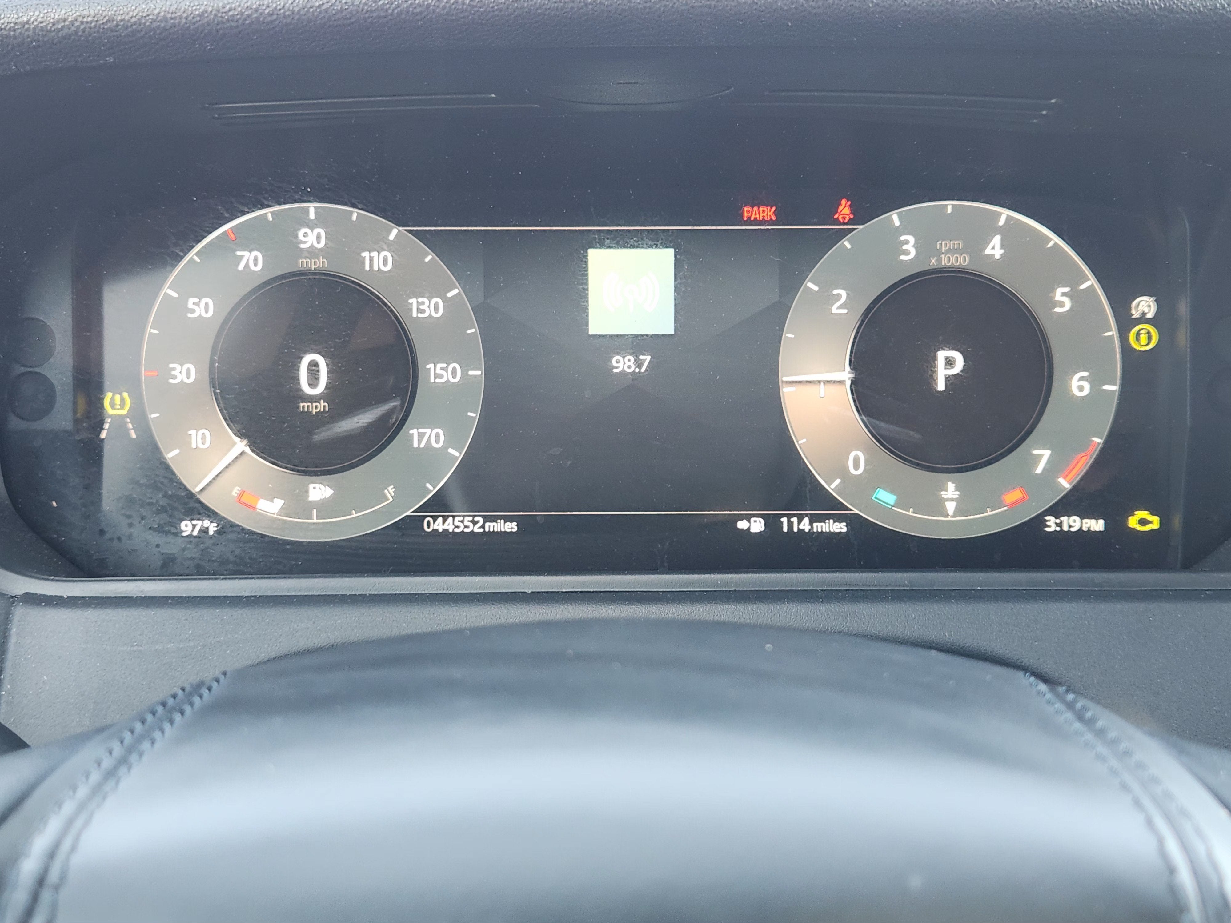 2025 Land Rover Range Rover Velar Dynamic SE