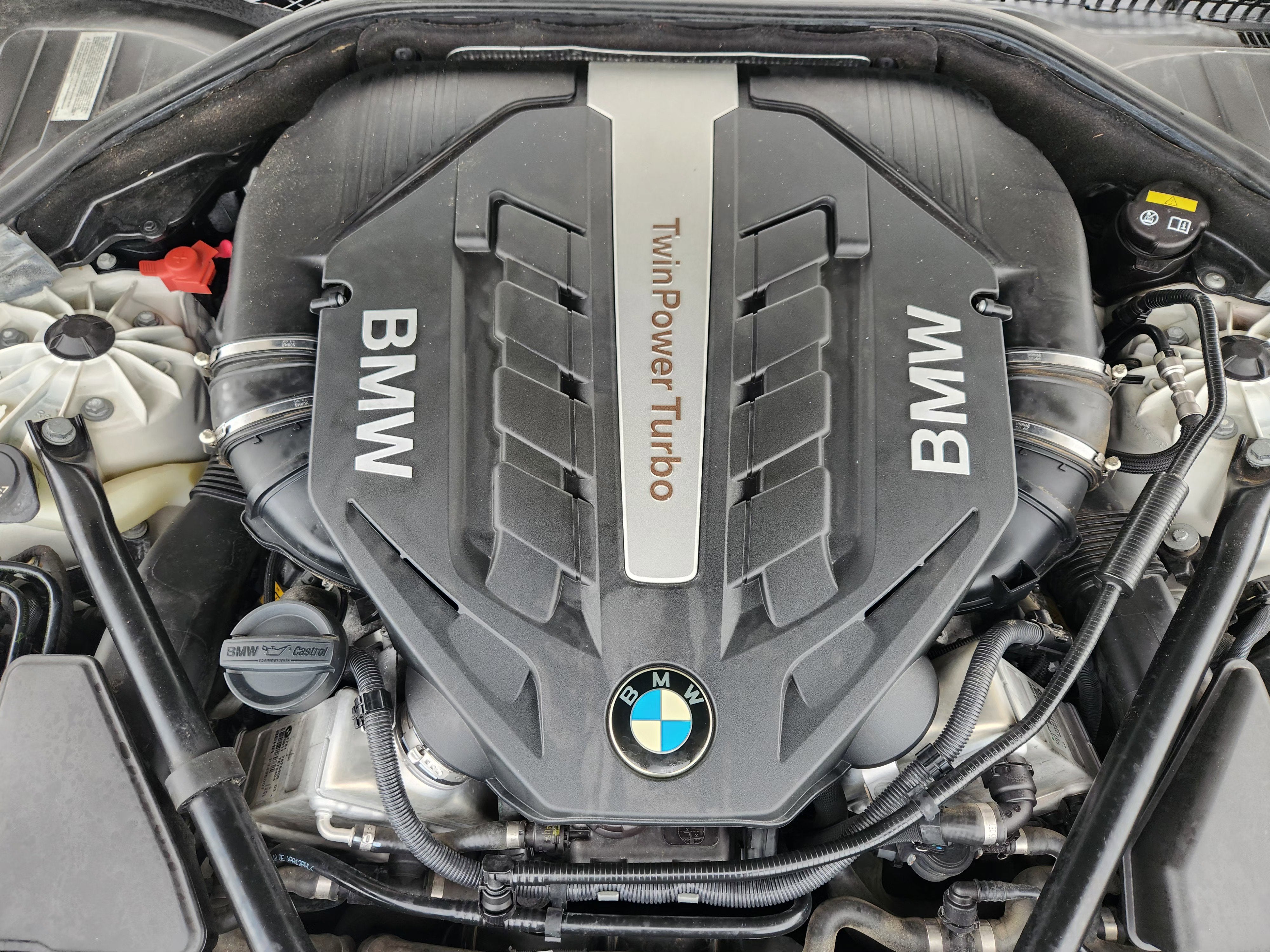 2015 BMW 750Li 750Li